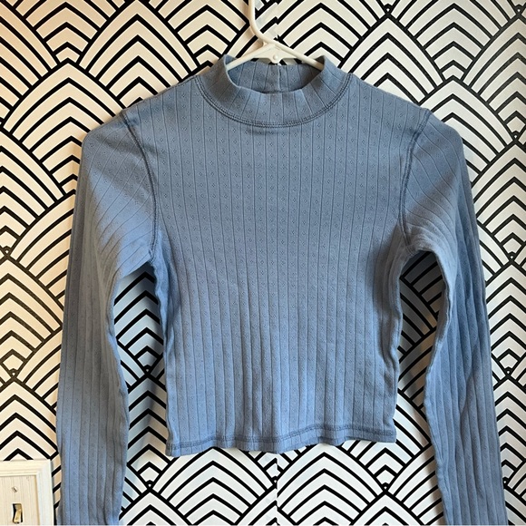 American Eagle Outfitters Tops - Y2k American Eagle blue eyelet mock neck long sleeve shirt